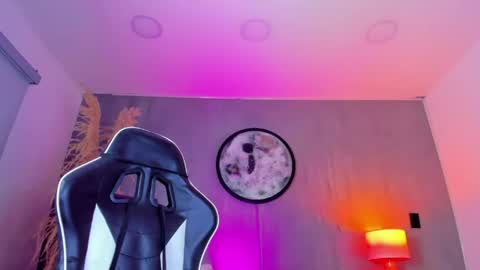 L U C C I A online show from 04/14/26, 02:28