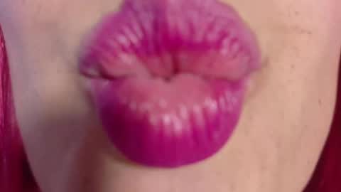 Luccy online show from 10/09/25, 04:05