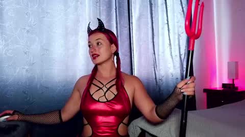 Snapshot of luccycollins_ chatting on 05/21/26, 02:46 Luccy online show from 05/21/26, 02:46
