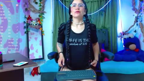 Snapshot of lucessita chatting on 10/10/25, 02:10 lucessita online show from 10/10/25, 02:10