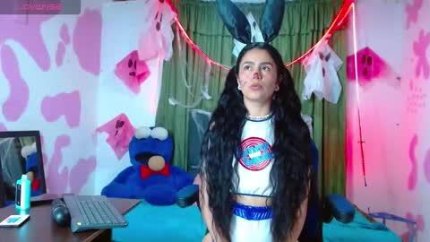 Snapshot of lucessita chatting on 10/18/25, 04:37 lucessita online show from 10/18/25, 04:37