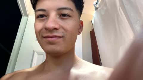Snapshot of luchosaando chatting on 02/17/25, 12:48 Felipe online show from 02/17/25, 12:48