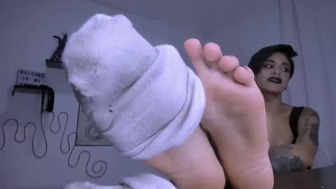 Snapshot of luci_fer_devil_1 chatting on 12/16/24, 08:37 Veronica Rati online show from 12/16/24, 08:37