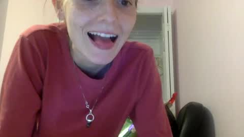 Luci Layne online show from 07/02/26, 06:47