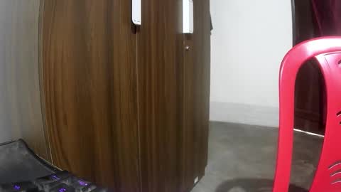 Snapshot of luci_ri chatting on 09/17/25, 08:05 luci_ri online show from 09/17/25, 08:05