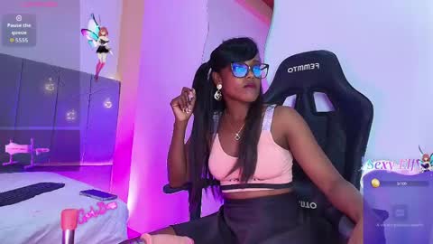 lucia01m online show from 05/16/26, 07:23