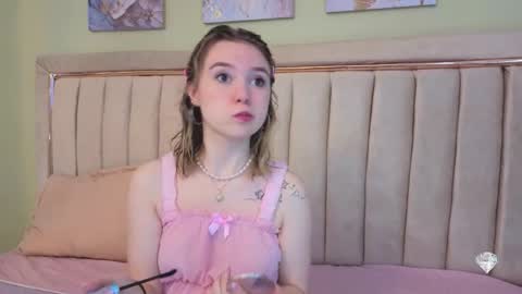 Snapshot of lucia_copper chatting on 10/29/25, 12:07 lucia_copper online show from 10/29/25, 12:07