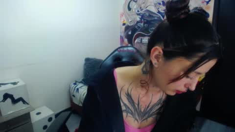 Snapshot of lucia_evans21 chatting on 04/21/26, 01:53 lucia_evans21 online show from 04/21/26, 01:53