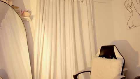 Lucia online show from 01/07/25, 06:14