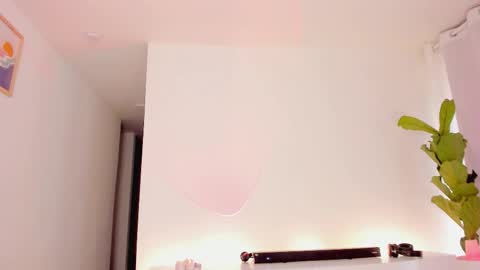 Lucia online show from 10/12/25, 05:01