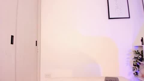 Lucia online show from 11/21/25, 09:24