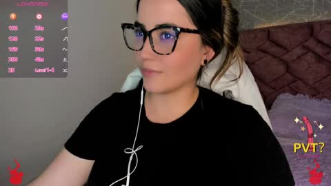 Snapshot of lucia_star_ chatting on 12/02/24, 07:16 lucia star online show from 12/02/24, 07:16