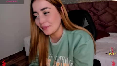 Snapshot of lucia_star_ chatting on 12/13/24, 09:41 lucia star online show from 12/13/24, 09:41