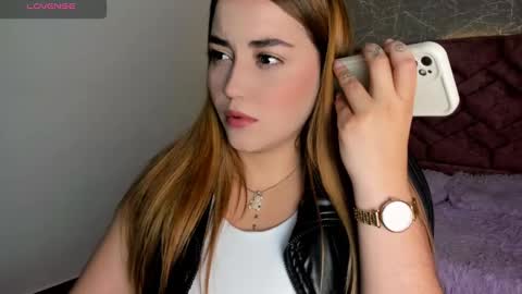 Snapshot of lucia_star_ chatting on 12/28/24, 05:03 lucia star online show from 12/28/24, 05:03