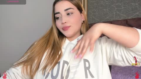 Snapshot of lucia_star_ chatting on 01/14/25, 08:04 lucia star online show from 01/14/25, 08:04