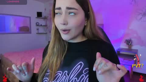 Snapshot of lucia_star_ chatting on 02/14/25, 02:39 lucia star online show from 02/14/25, 02:39