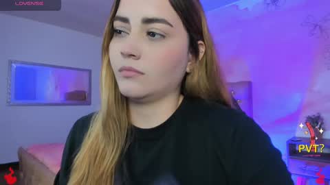 Snapshot of lucia_star_ chatting on 02/14/25, 05:41 lucia star online show from 02/14/25, 05:41