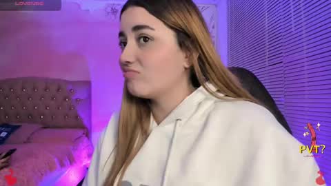 Snapshot of lucia_star_ chatting on 02/18/25, 02:38 lucia star online show from 02/18/25, 02:38