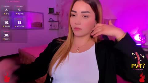 Snapshot of lucia_star_ chatting on 03/11/25, 02:43 lucia star online show from 03/11/25, 02:43