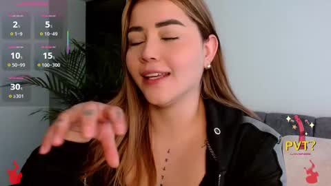 Snapshot of lucia_star_ chatting on 10/13/25, 04:18 lucia star online show from 10/13/25, 04:18