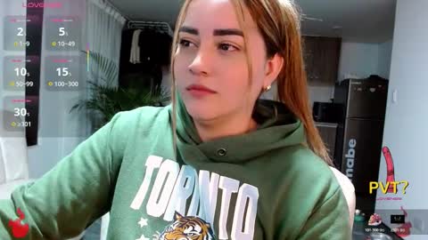 Snapshot of lucia_star_ chatting on 11/14/25, 01:15 lucia star online show from 11/14/25, 01:15