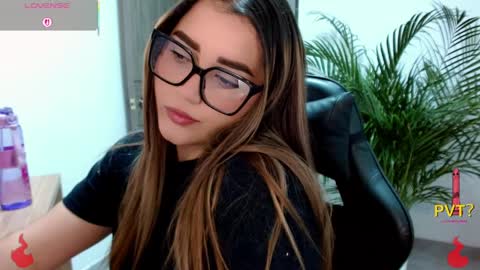 lucia star  online show from 04/10/26, 11:31