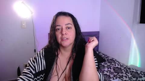 Snapshot of lucia_vonne chatting on 04/27/26, 01:14 Lucia Vonne online show from 04/27/26, 01:14