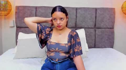 LUCIA  online show from 09/19/25, 12:06