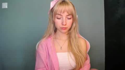 Lucy online show from 04/25/26, 12:08