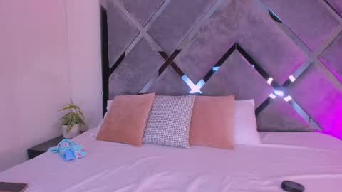 Lucia Gray online show from 04/14/26, 12:49