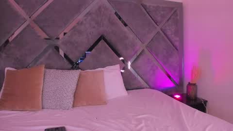 Lucia Gray online show from 04/17/26, 12:57