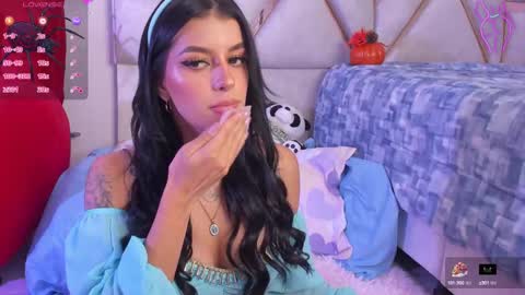 Snapshot of luciajhonnes chatting on 10/09/25, 12:52 LuciaJhonnes online show from 10/09/25, 12:52