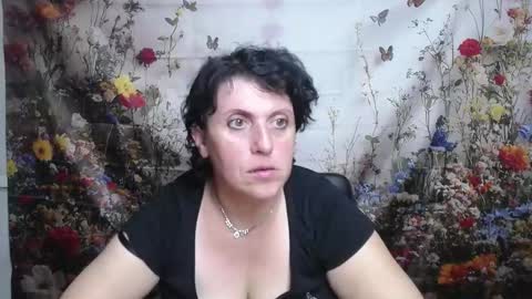Snapshot of luciami chatting on 09/14/25, 05:01 LuciaMi online show from 09/14/25, 05:01