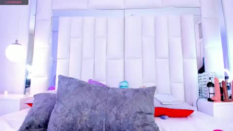 Snapshot of luciana_66 chatting on 02/24/25, 02:08 Lisseth online show from 02/24/25, 02:08