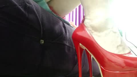 Luci online show from 11/04/25, 08:52