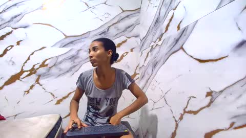 Snapshot of luciana_daza chatting on 06/02/26, 08:22 Luciana online show from 06/02/26, 08:22