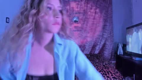 Snapshot of luciana_evaans chatting on 11/06/25, 02:07 Luciana Evans online show from 11/06/25, 02:07