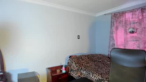 Snapshot of luciana_evaans chatting on 11/13/25, 02:27 Luciana Evans online show from 11/13/25, 02:27