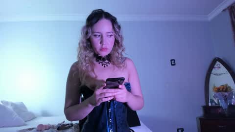 Snapshot of luciana_evaans chatting on 01/06/26, 04:11 Luciana Evans online show from 01/06/26, 04:11