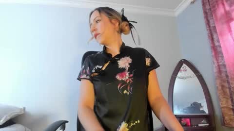 Snapshot of luciana_evaans chatting on 01/16/26, 03:05 Luciana Evans online show from 01/16/26, 03:05