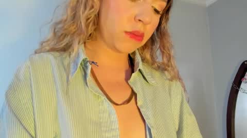 Snapshot of luciana_evaans chatting on 02/17/26, 01:07 Luciana Evans online show from 02/17/26, 01:07