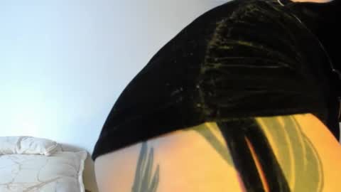 Snapshot of luciana_evaans chatting on 02/24/26, 02:48 Luciana Evans online show from 02/24/26, 02:48