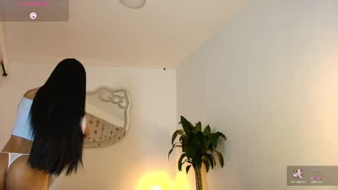 Snapshot of luciana_glow chatting on 04/25/26, 06:05 luciana_glow online show from 04/25/26, 06:05