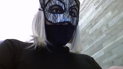 Snapshot of luciana_love22 chatting on 09/15/25, 08:53 luciana_love22 online show from 09/15/25, 08:53