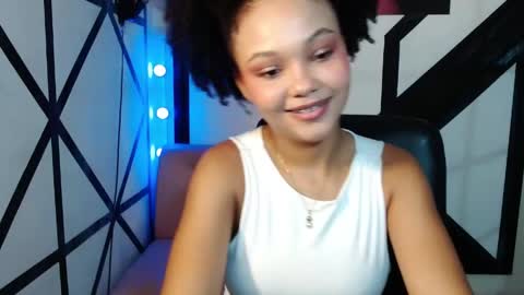 LUCIANA  online show from 04/17/26, 01:25