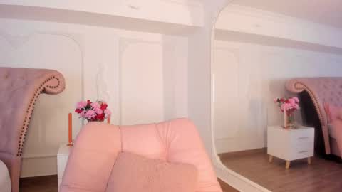 Luciana online show from 12/18/25, 09:10