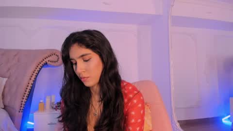 Snapshot of luciana_roa chatting on 05/17/26, 02:35 Luciana online show from 05/17/26, 02:35