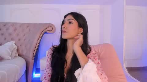 Snapshot of luciana_roa chatting on 06/15/26, 08:44 Luciana online show from 06/15/26, 08:44