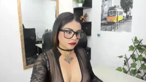 Snapshot of luciana_rosss chatting on 10/30/25, 02:57 Luciana Rodriguez online show from 10/30/25, 02:57