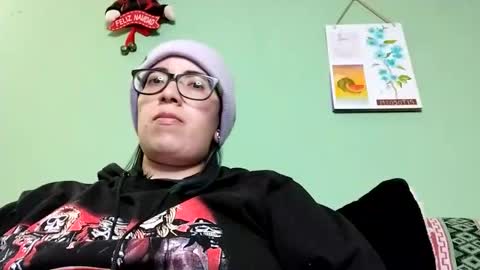 Snapshot of lucianacapisce chatting on 02/17/25, 04:09 Dani 3 online show from 02/17/25, 04:09